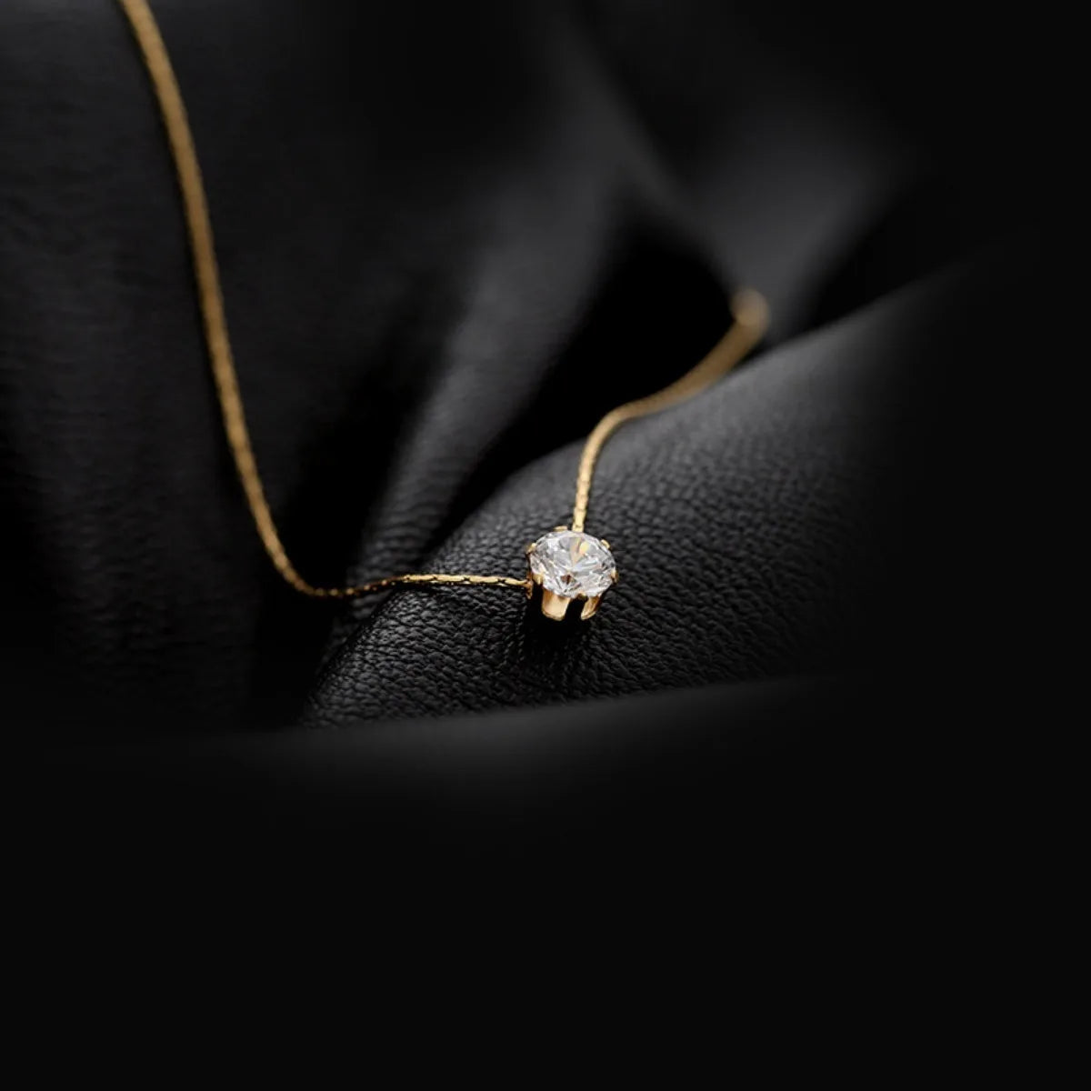 Ultra-simple Stainless Steel Golden Wire Chain Advanced Sense Inlaid Necklace Women's Clavicle Chain Niche Luxury Does Not Fade